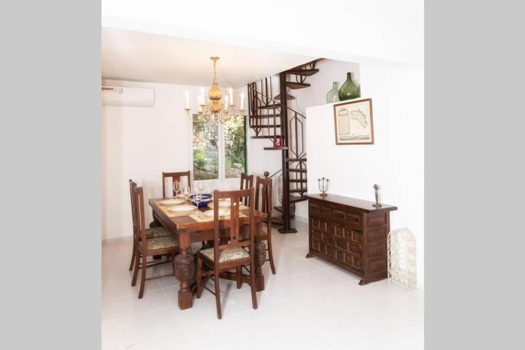 Villa Cecylia เอสคานูเทลส์ ภายนอก รูปภาพ
